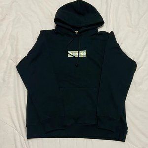 Supreme  SS22 Week 3 x Burberry  Box Logo